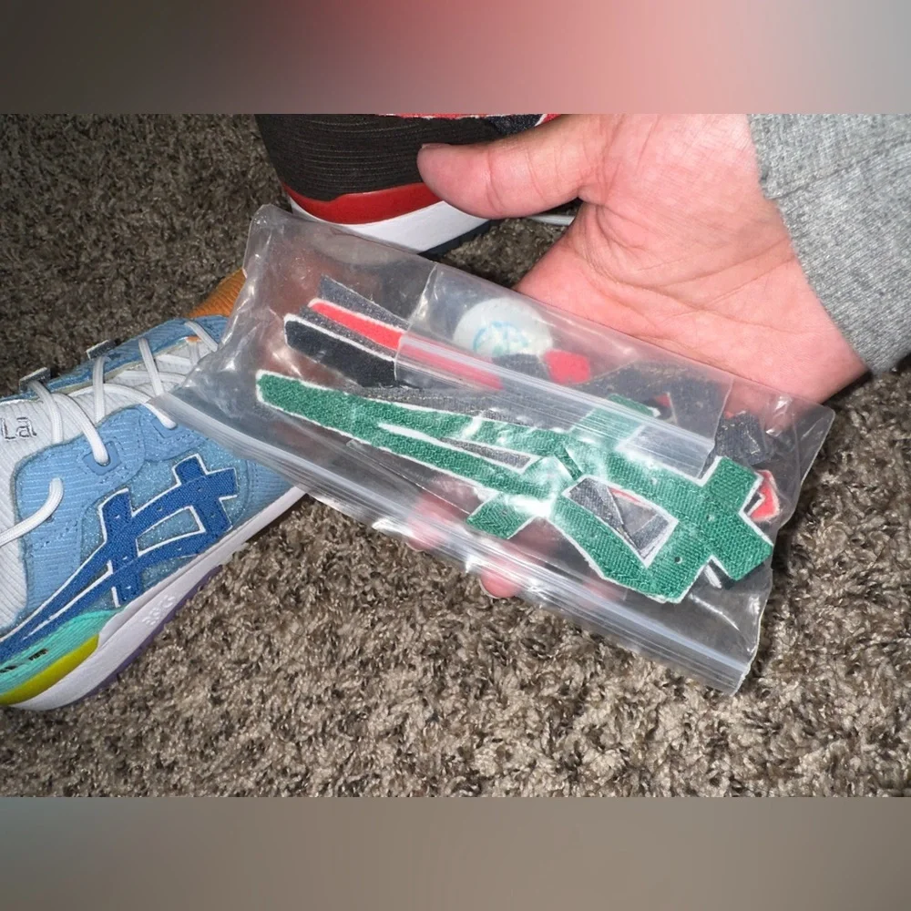 Selling ASICS - Picture 4 of 5